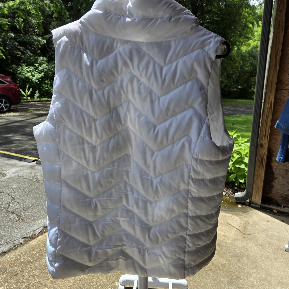 SO Perfect Puffer Vest in White